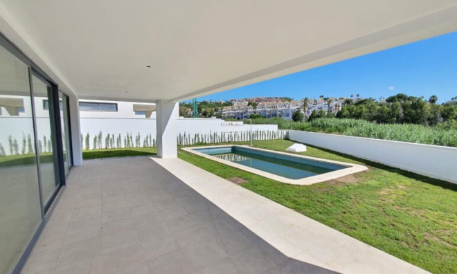 Obra nueva - Villa -
Manilva