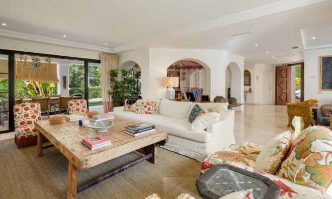 Новое здание - Villa -
Benahavís