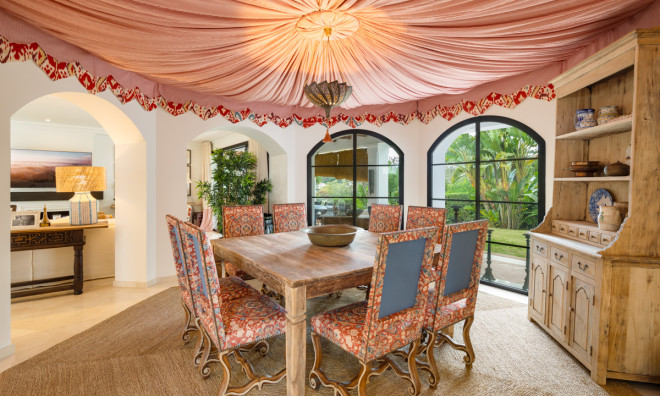 Новое здание - Villa -
Benahavís