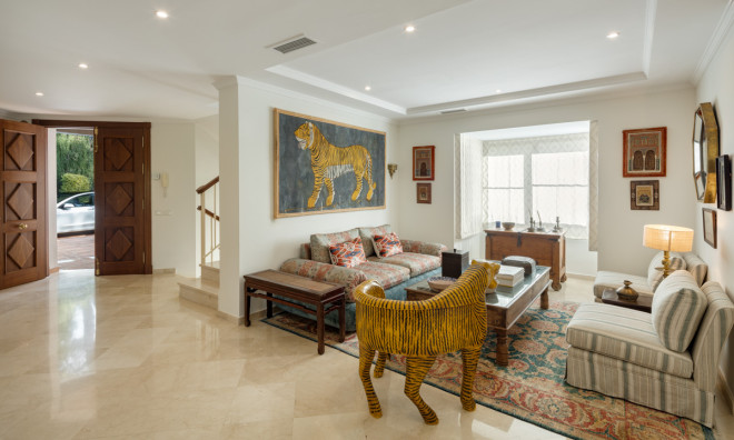 Новое здание - Villa -
Benahavís