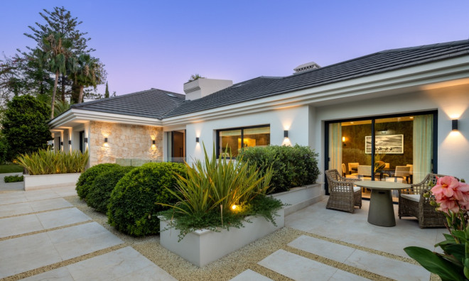 Obra nueva - Villa -
Marbella