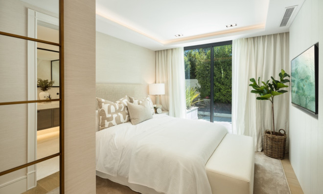 Obra nueva - Villa -
Marbella