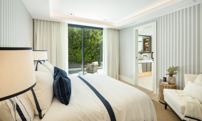 Obra nueva - Villa -
Marbella