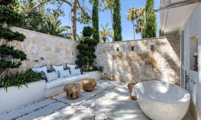 Obra nueva - Villa -
Marbella