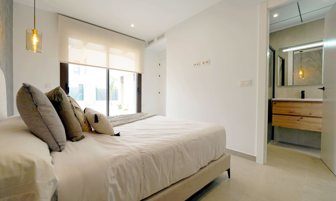 Obra nueva - Villa / Semi pareado -
Heredades