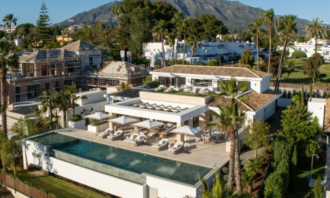 Новое здание - Villa -
Marbella