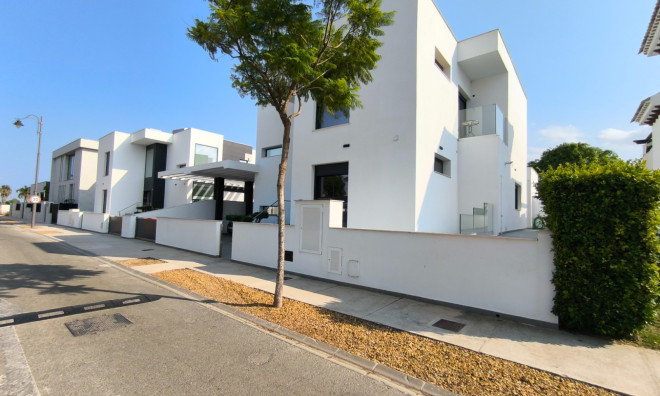 Återförsäljning - Villa -
Torre-Pacheco - Mar Menor Golf Resort
