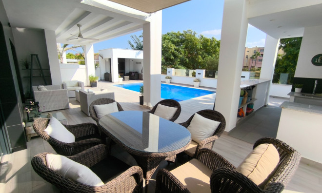 Resale - Villa -
Torre-Pacheco - Mar Menor Golf Resort