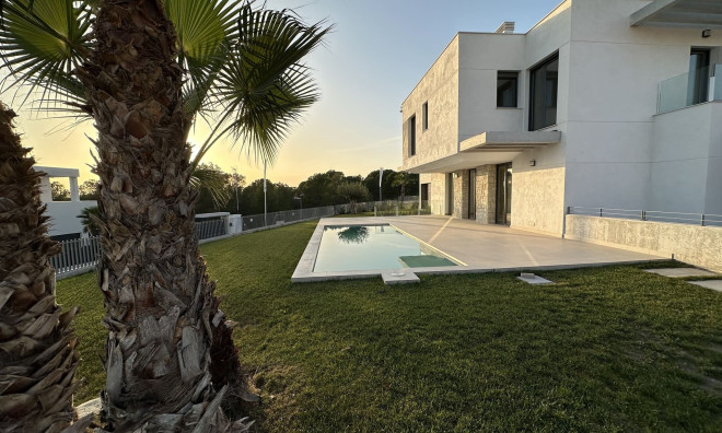 Obra nueva - Villa / Semi pareado -
Finestrat