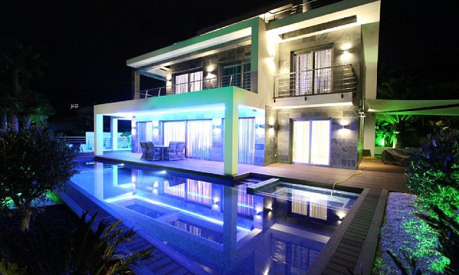 Новое здание - Villa -
Calpe