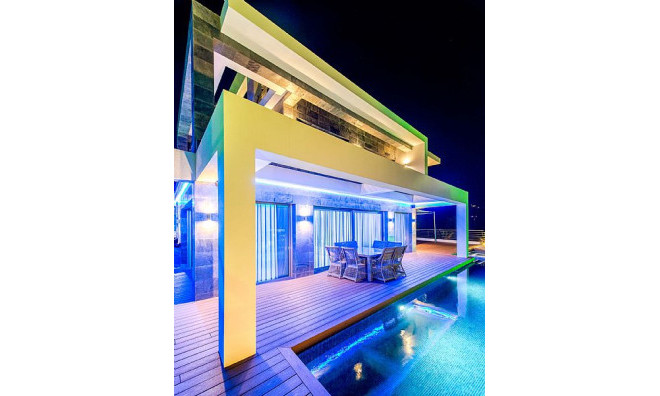 Новое здание - Villa -
Calpe