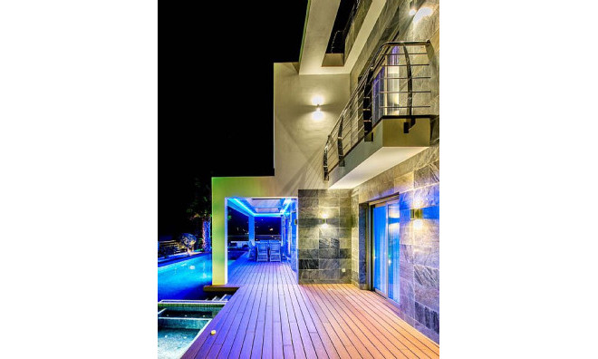 Новое здание - Villa -
Calpe