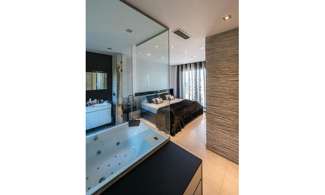 Новое здание - Villa -
Calpe