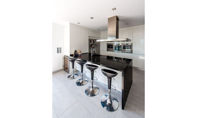 Новое здание - Villa -
Calpe