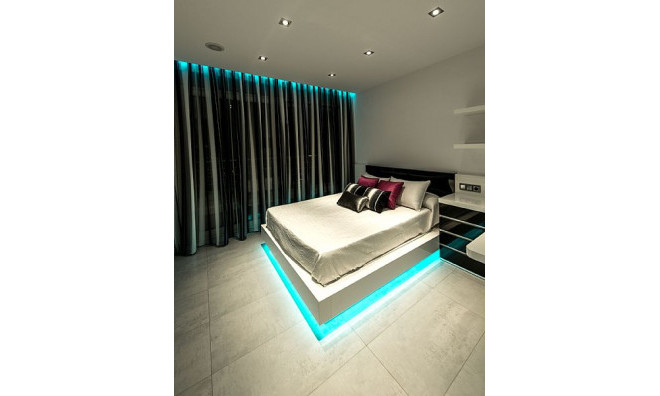 Новое здание - Villa -
Calpe