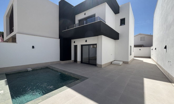 Obra nueva - Adosado -
Heredades