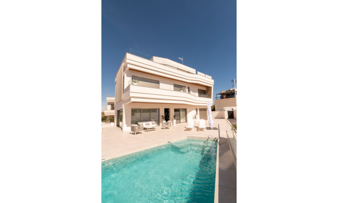 Återförsäljning - Villa -
Alicante - Campoamor