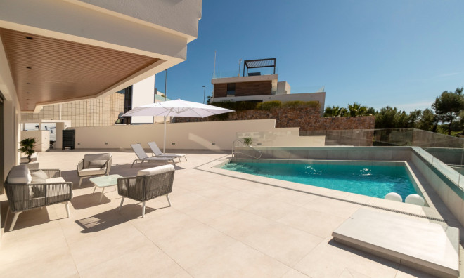 Återförsäljning - Villa -
Alicante - Campoamor