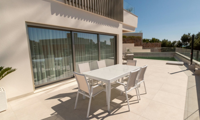 Återförsäljning - Villa -
Alicante - Campoamor