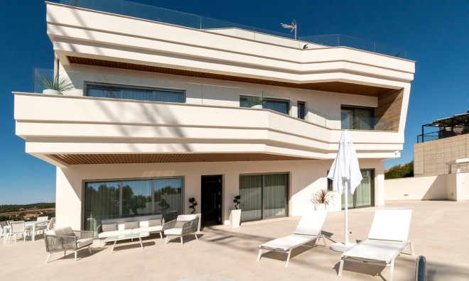 Återförsäljning - Villa -
Alicante - Campoamor