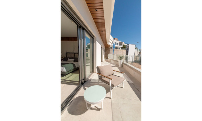 Resale - Villa -
Alicante - Campoamor