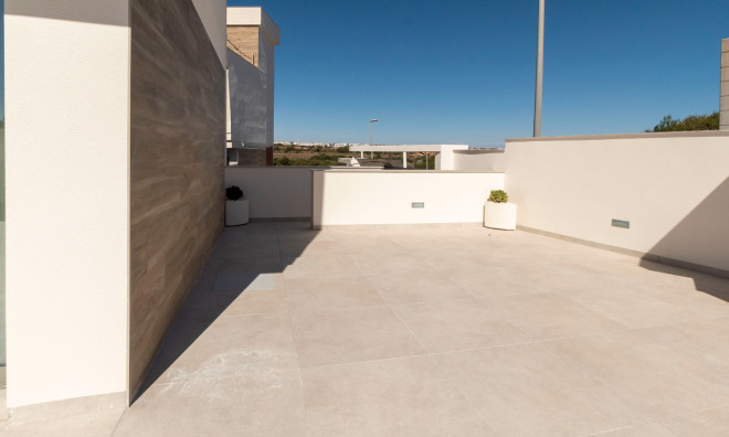 Återförsäljning - Villa -
Alicante - Campoamor