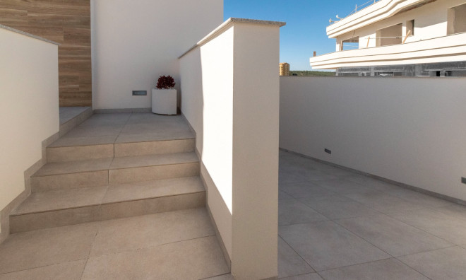 Herverkoop - Villa -
Alicante - Campoamor