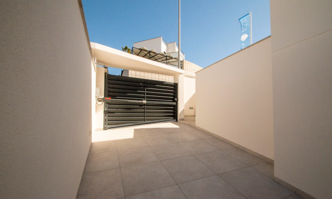 Återförsäljning - Villa -
Alicante - Campoamor