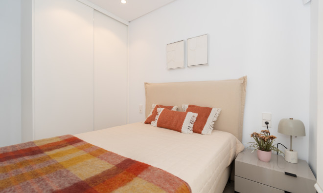 Obra nueva - Villa / Semi pareado -
Elche