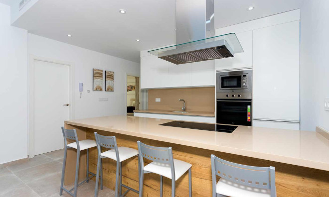 Новое здание - Таунхаус -
Daya Nueva