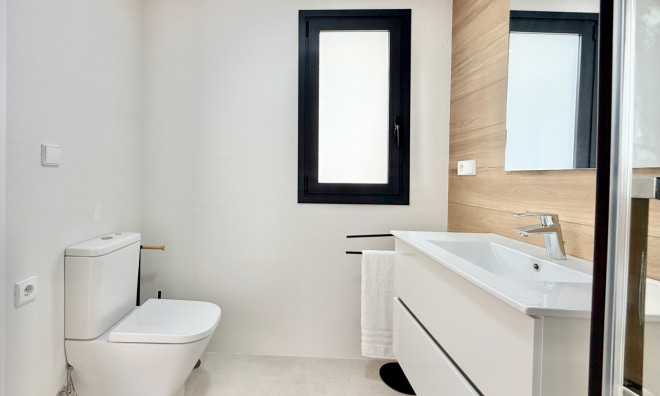 New Build - Villa / Semi semi-detached -
Cox