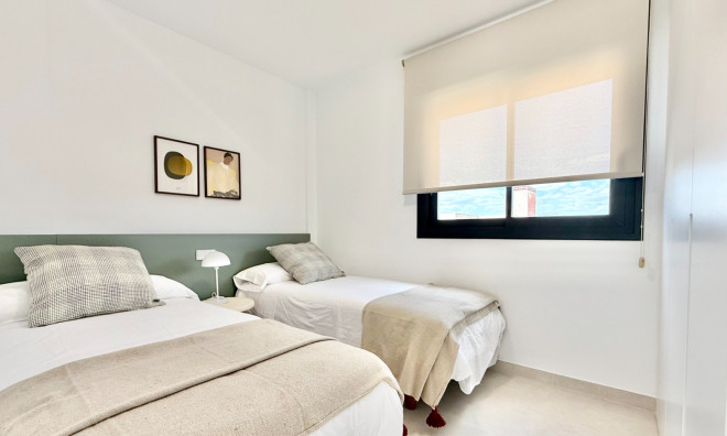 New Build - Villa / Semi semi-detached -
Cox