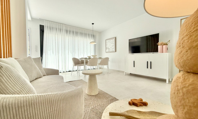 New Build - Villa / Semi semi-detached -
Cox