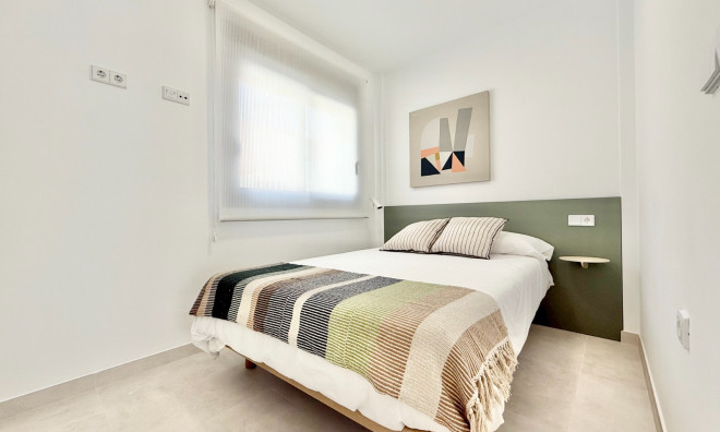 New Build - Villa / Semi semi-detached -
Cox