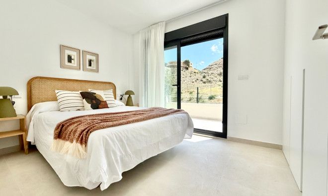 New Build - Villa / Semi semi-detached -
Cox