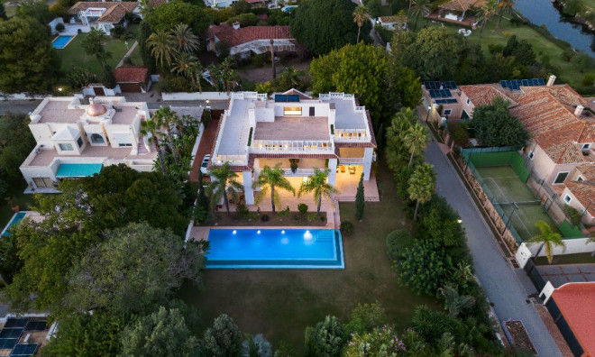 Nouvelle construction - Villa -
Estepona