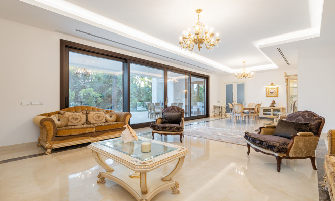 Nouvelle construction - Villa -
Estepona