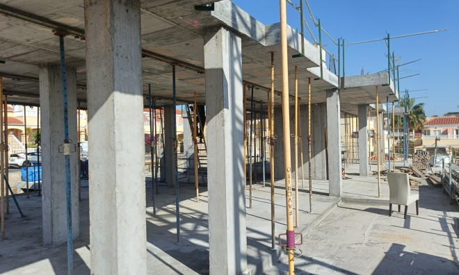 Obra nueva - Ático -
Orihuela