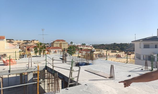 Obra nueva - Ático -
Orihuela