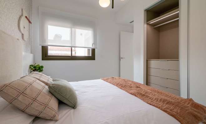 Новое здание - Таунхаус -
Algorfa