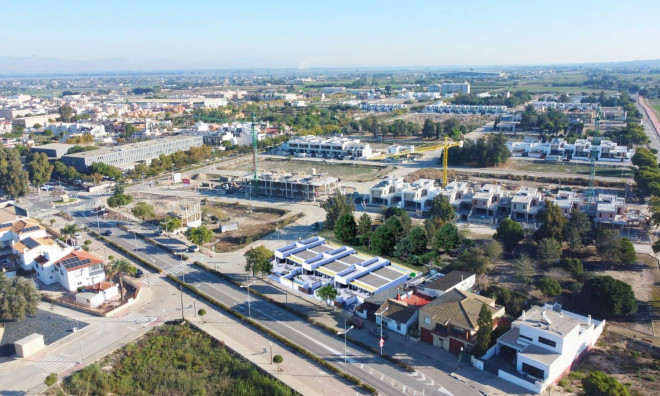 Obra nueva - Villa / Semi pareado -
Dolores