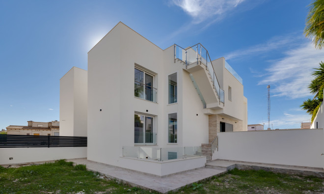 Nieuwbouw Woningen - Villa / Halfvrijstaand -
Torrevieja