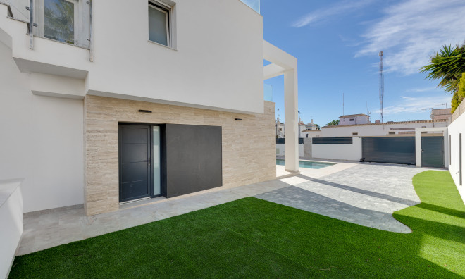 Nieuwbouw Woningen - Villa / Halfvrijstaand -
Torrevieja