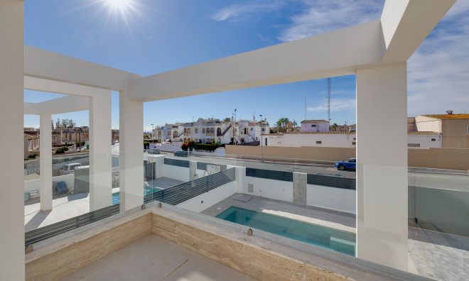 Nieuwbouw Woningen - Villa / Halfvrijstaand -
Torrevieja