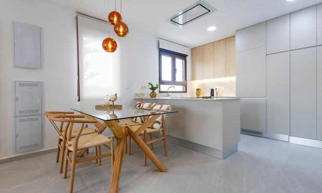 Новое здание - Вилла / Полуотдельная -
Orihuela Costa