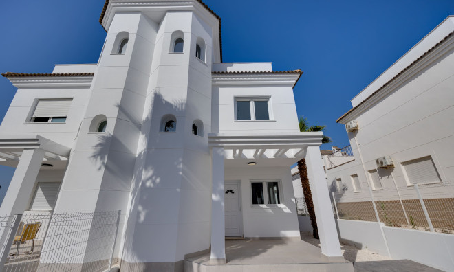 Новое здание - Таунхаус -
San Fulgencio