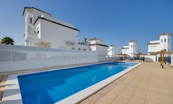 Новое здание - Таунхаус -
San Fulgencio