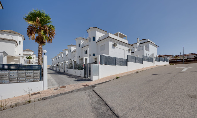 Новое здание - Таунхаус -
San Fulgencio