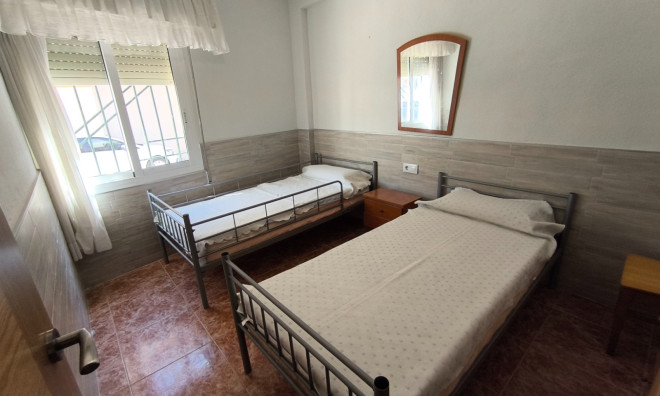 Перепродажа - Бунгало -
Los Alcázares