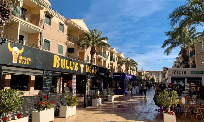 Перепродажа - Бунгало -
Los Alcázares